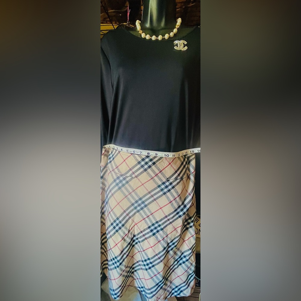 Burberry Skirt - Picture 2 of 5